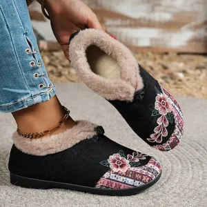 Sophie — Verwarmde Schoenen met 3D Borduurwerk en Antislipzool